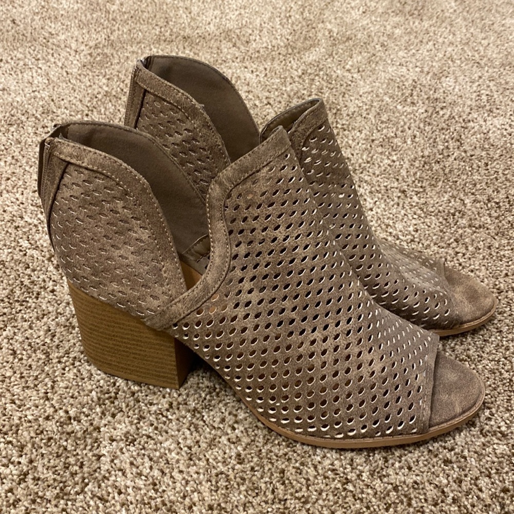 Qupid Taupe Heeled Boots